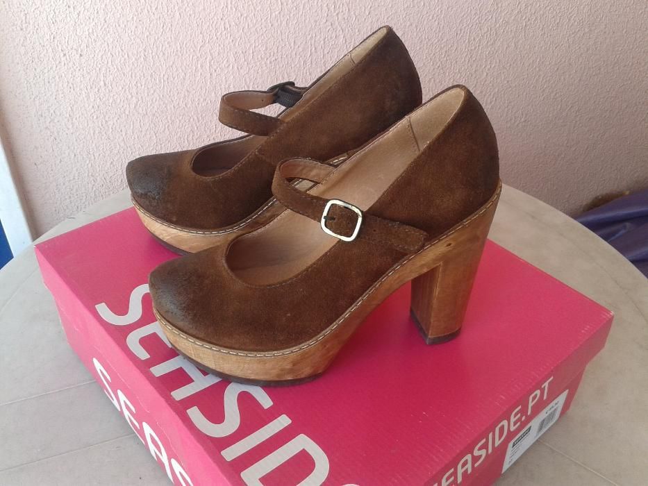 Sapatos salto alto senhora