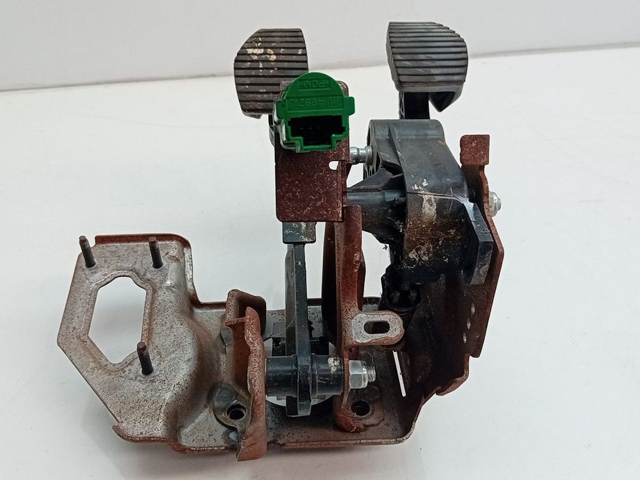 Pedal da embraiagem PEUGEOT 208