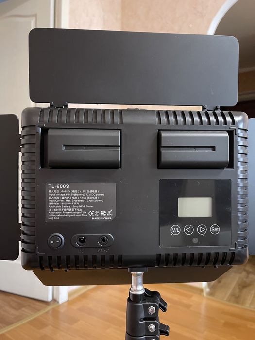 Студійне світло Travor 600 led