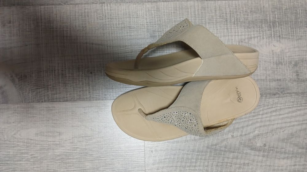 Шлепанцы женские