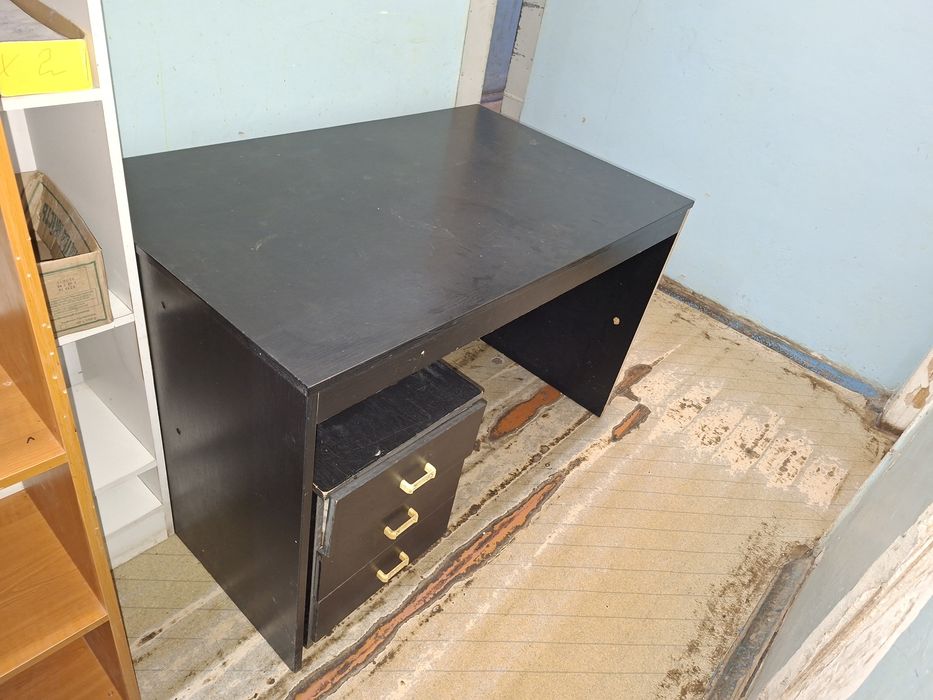 Стіл офісний стіл ,стильця