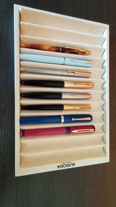 Canetas várias de coleção