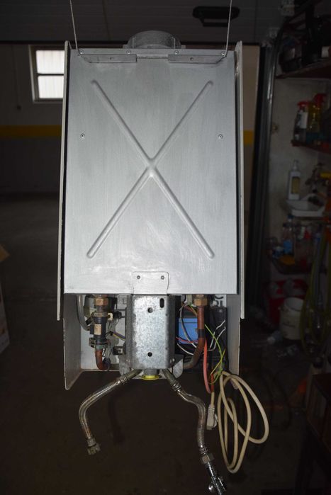 Esquentador ventilado compacto Vulcano WT11 AM1 E23 S3506 gás natural