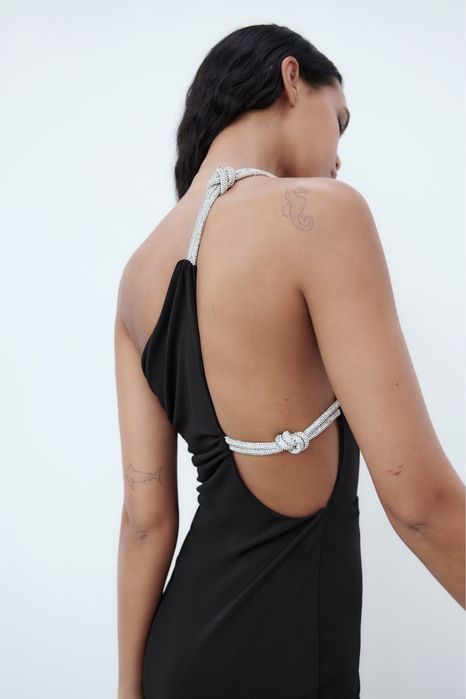 Вечірня маленька чорна сукня Zara