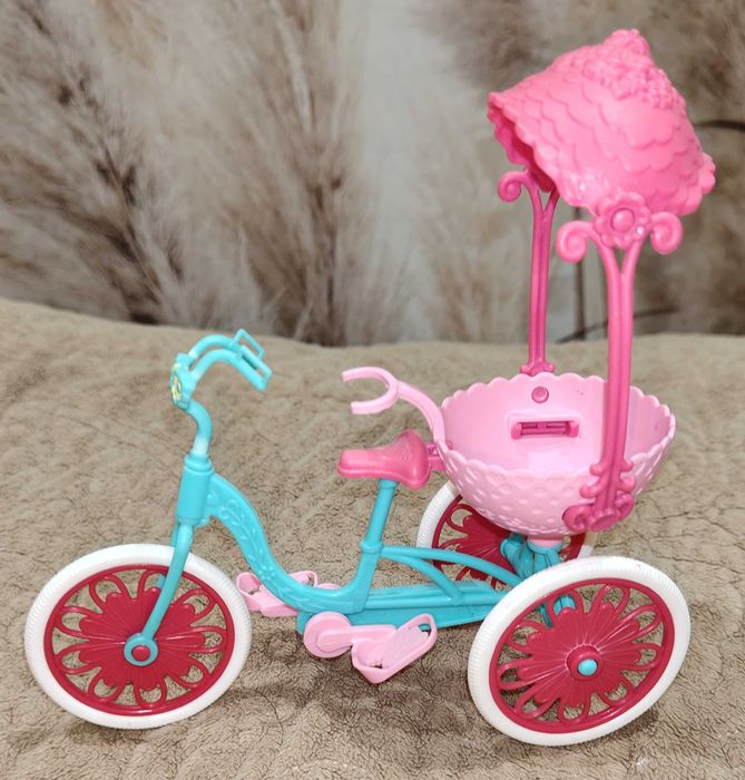 Enchantimals Built for Two z lalką Taylee Turtle i jej żółwim przyjacielem Bounderem.