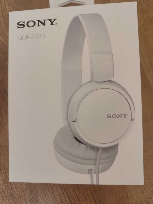наушники — это Sony MDR-ZX110