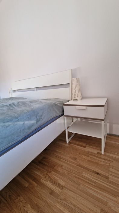 Łóżko Ikea Trysil 160×200 z nocnymi stolikami
