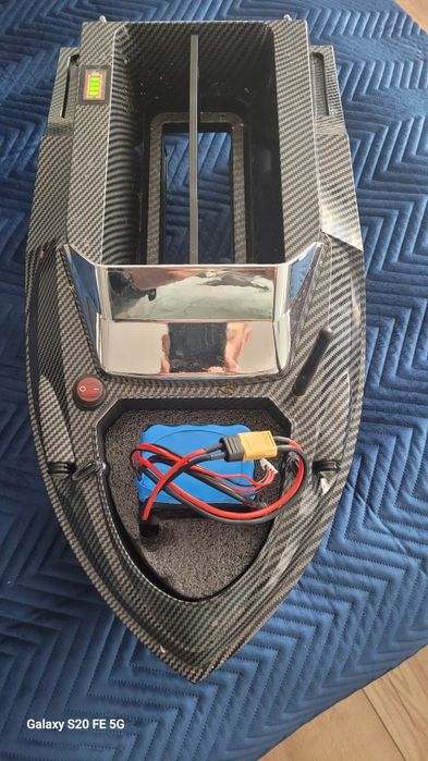 Łódka zanętowa v080