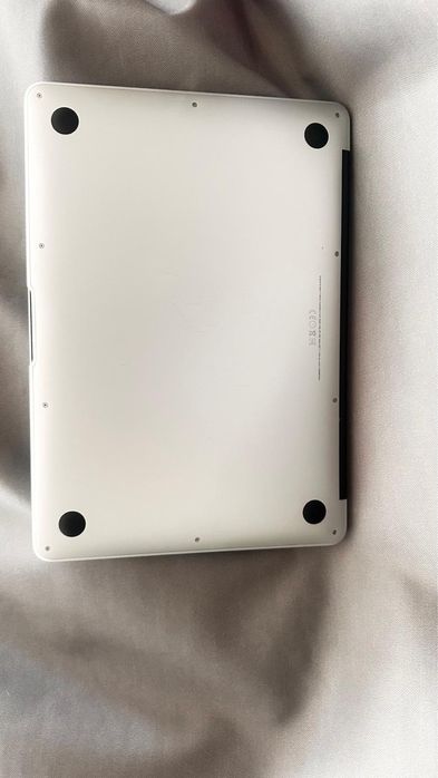 Mac book air 13” I5