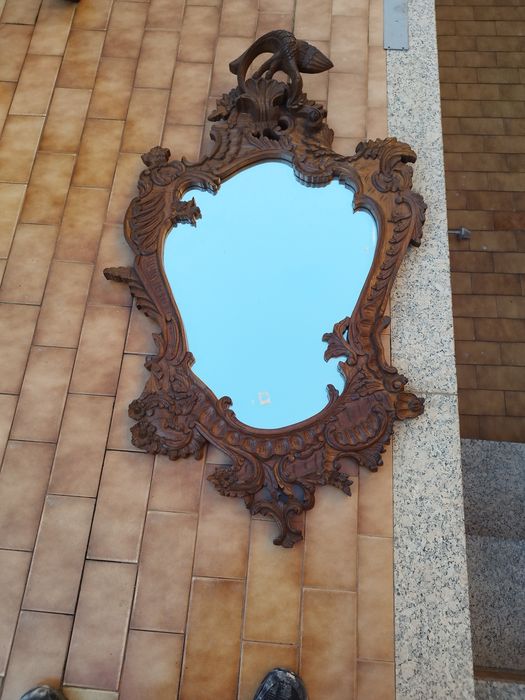 Móvel antigo peça clássica e elegante