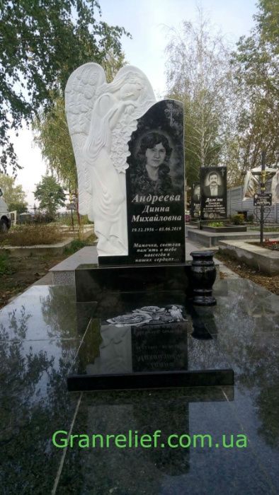 ПАМ'ЯТНИКИ ГРАНІТНІ. Пам'ятники військовим.