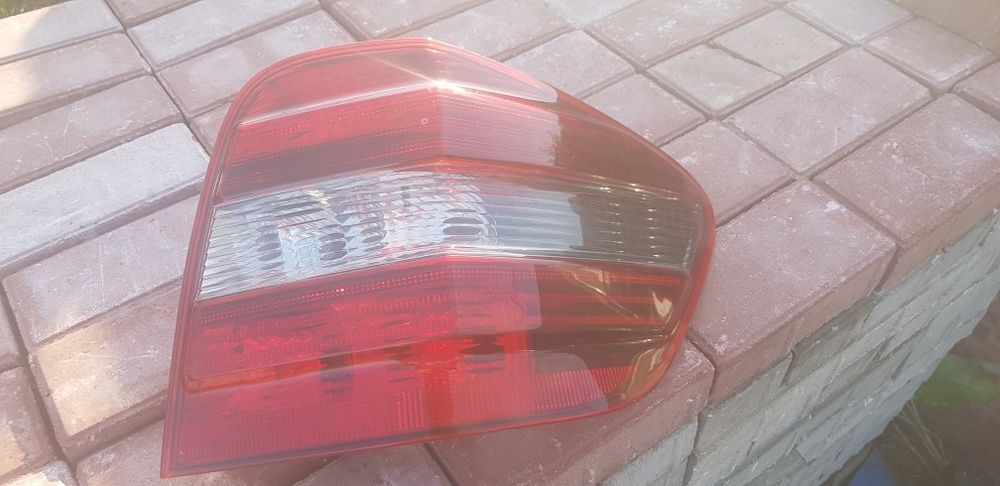 Mercedes ML A164 W164 prawa tylna lampa