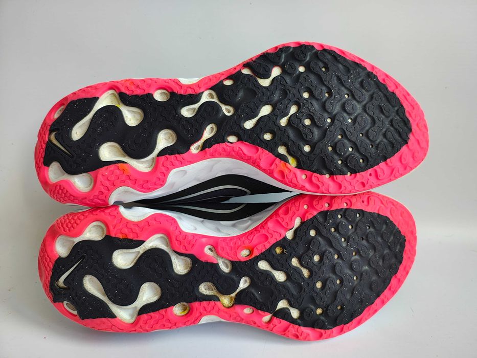 - Nike Renew Ride 2  - Buty do biegania r. 42