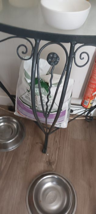 Mesinha com tampo de vidro