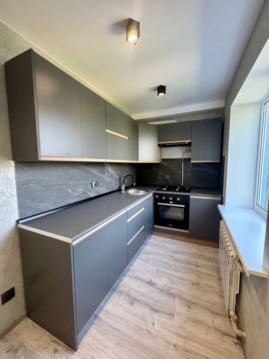 Продам 2-к квартиру, район автовокзала, с евроремонтом