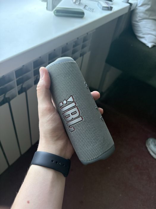 Jbl flip 6 в гарному стані