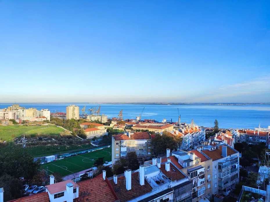 Quarto grande em zona sossegada, centro Lisboa