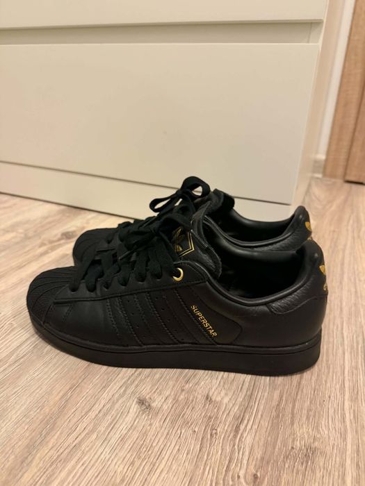 Adidas superstar 42 2/3