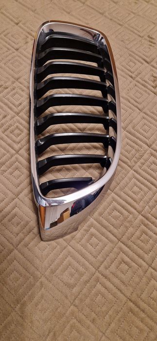 Vendo grelha frontal esquerda BMW
