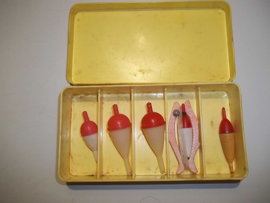 Рибацькі снасті,блешні.поплави,катушки риболовні,жерлиці