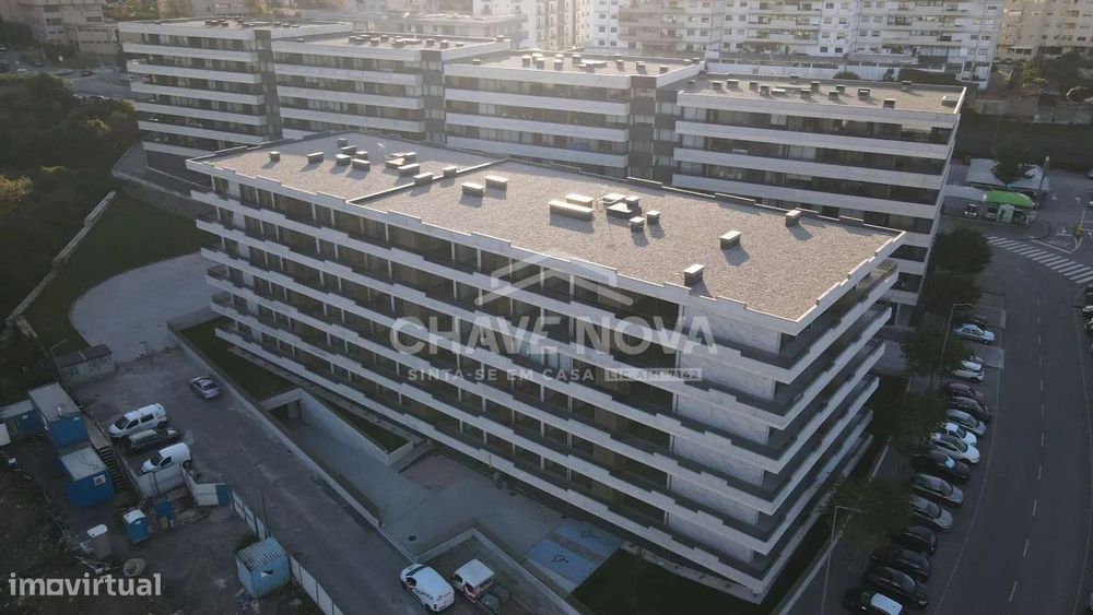T3 Como Novo c/ 2 Lugares de Garagem em Mafamude (El Corte Inglés)