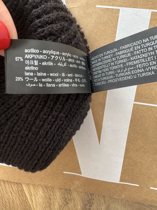 29% wełna Czarna czapka Zara