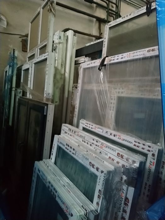 Вікна та двері розпродаж нові в наявності, різні розміри.
