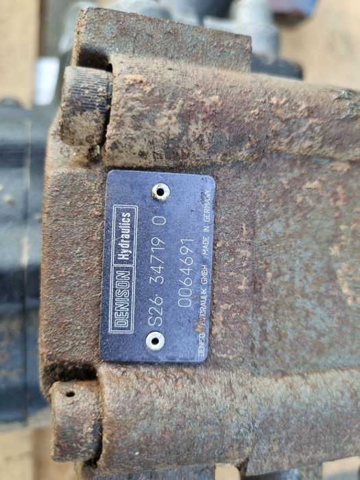 hitachi lx 210 komplet hydrauliki