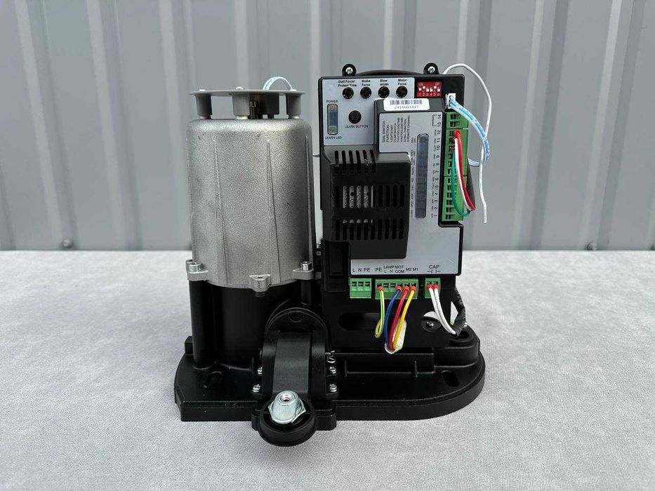 Автоматика для откатных ворот X-Boost ES700 PRO, Двигатель на ворота