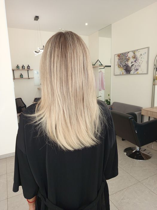 Фарбування волосся Airtooch