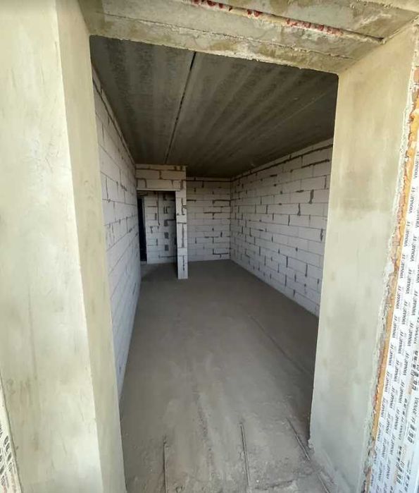 продам 1к однокомнатная квартира у зданому будинку цегла 7 хв центр