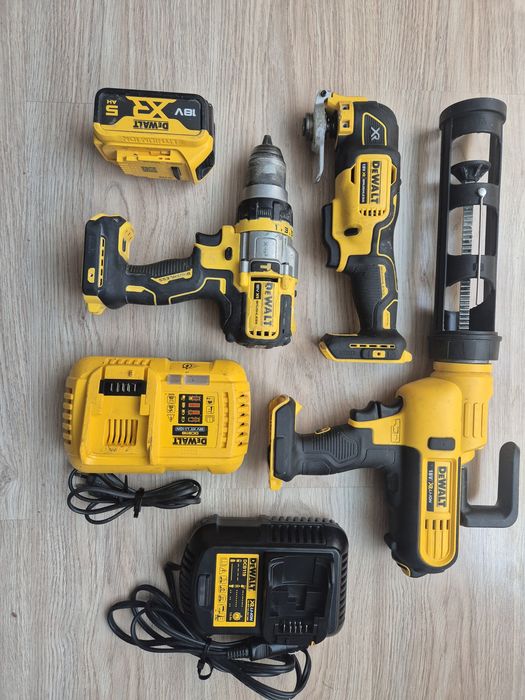 Sprzedam narzedzia dewalt,wkretarke,silikoniarke,multitool bateria 5 ah,dwie ladowarki