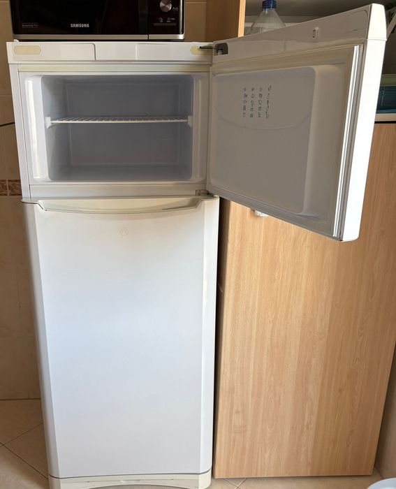 Frigorífico Indesit