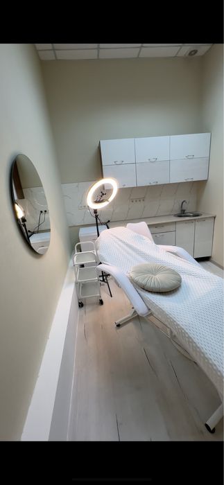 Аренда кабинета косметолога ЦЕНТР с ВОДОЙ /  по мес/на 15 дней в месяц