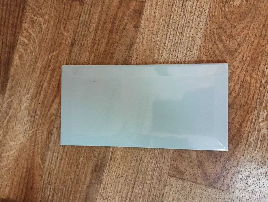 Глянцевая Бежевая Плитка кабанчик 461011 Metrotiles plane 10x20 см