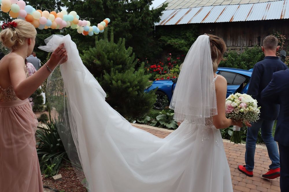 Suknia ślubna S/36 brokat+welon