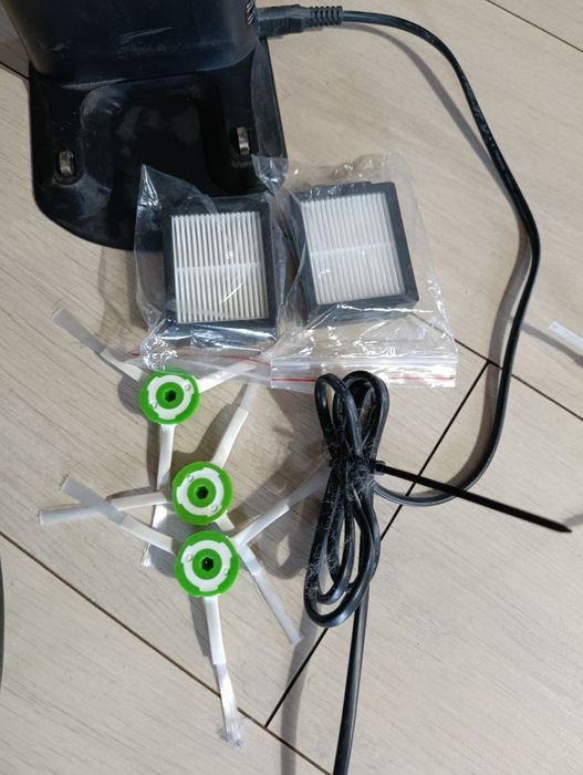 Robot Roomba E5 uszkodzony