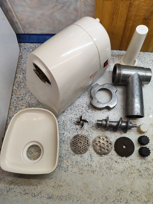 Мясорубка электрическая "Бриз" ЭМШ-30/160