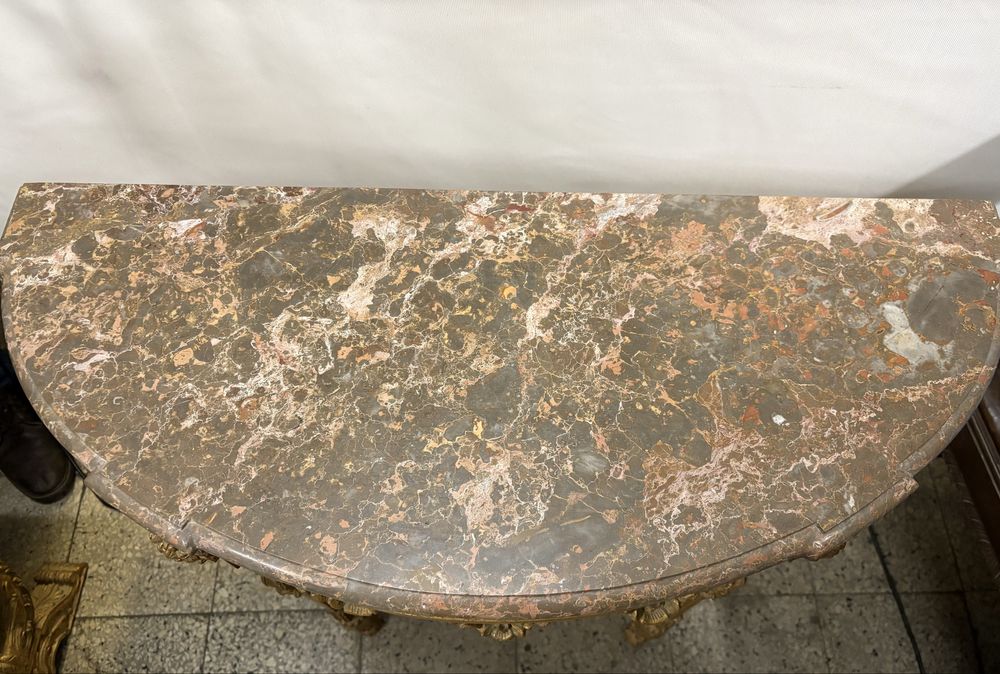 Mesa Meia Lua de Madeira com Tampo Marmore