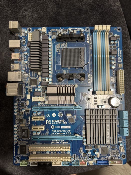 Материнская плата Gigabyte GA-970A-UD3