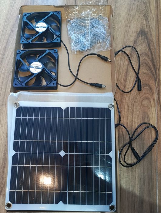 Turystyczne wentylatory zasilane panelem słonecznym.