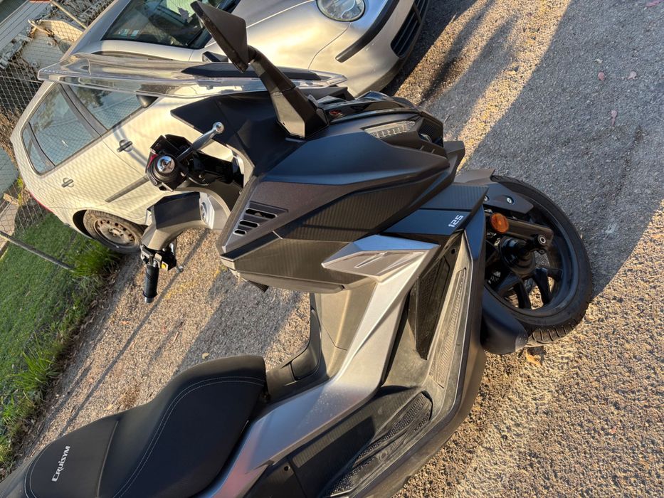 Moto Sym cruisym 125