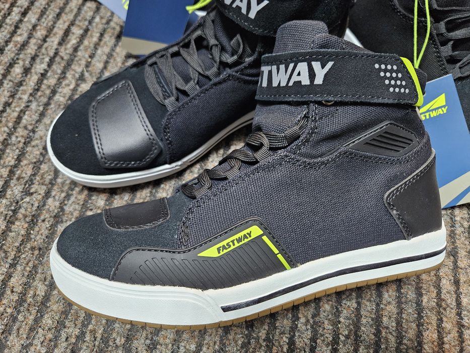 Мотоботи мотокеди FASTWAY ALPINESTARS DAINESE мотокуртка  мотошолом