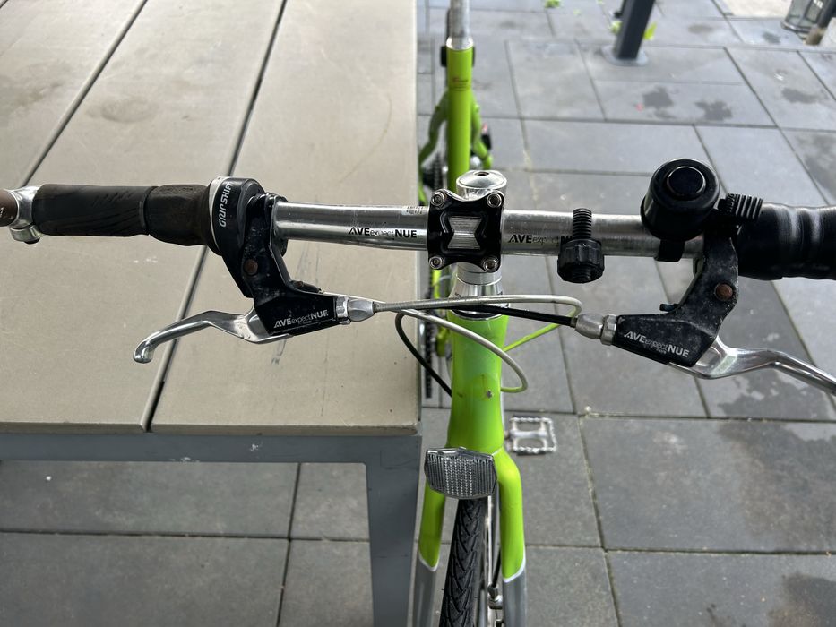 Rower Avenue airbas