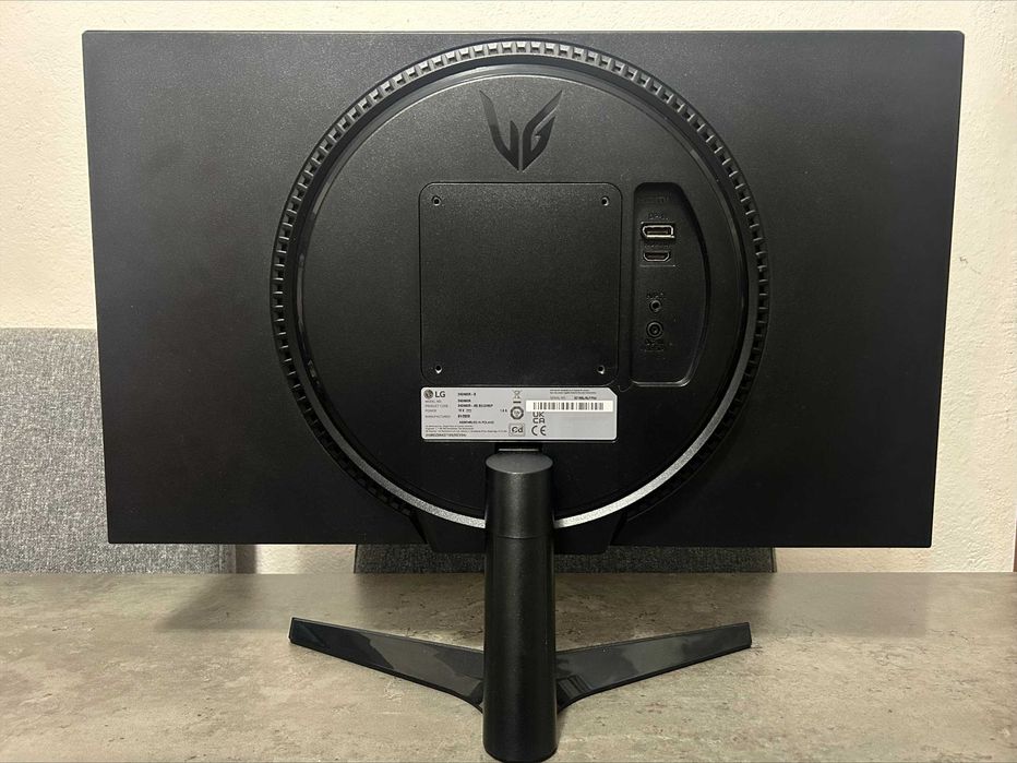 Monitor LG 24″ Full HD 144Hz – IPS – Excelente Estado