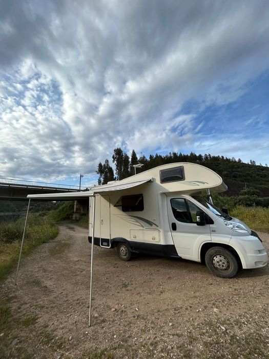 Aluga-se caravana