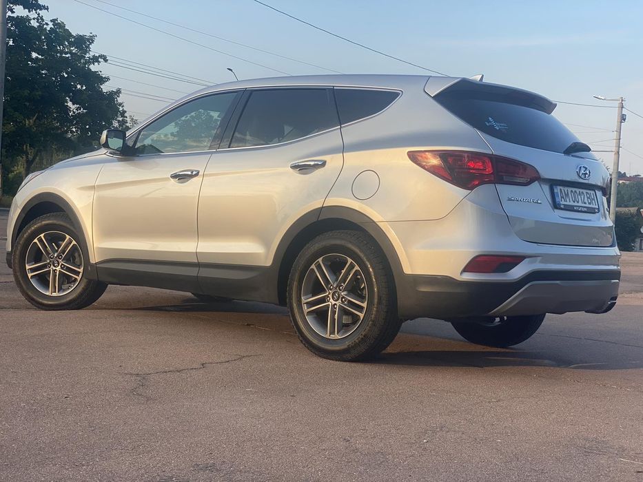Продам Hyundai Santafe 2017 року