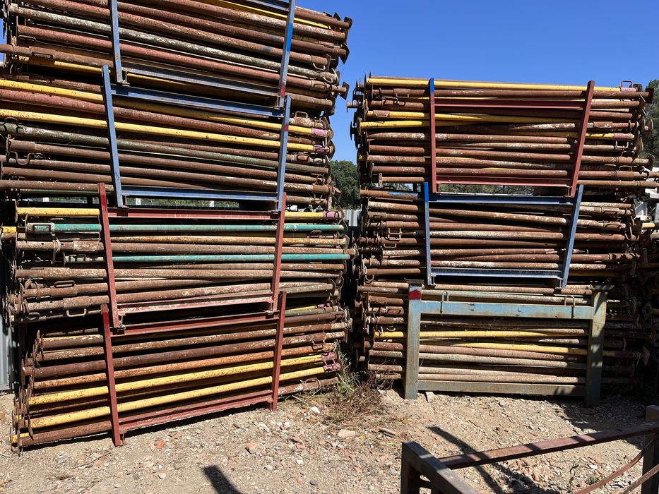 PROMOÇÃO ||  Prumos 3,60mt  e 4 mt NOVOS