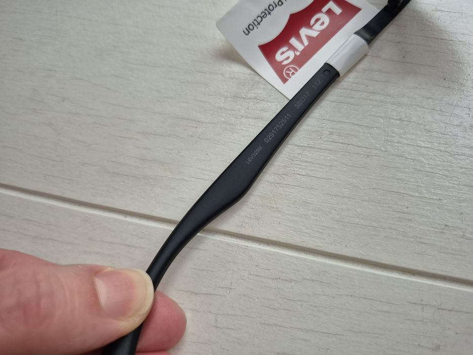 Okulary przeciwsłoneczne Levi's LEV325M