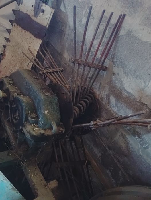 Копалка вертушка на валу відбору